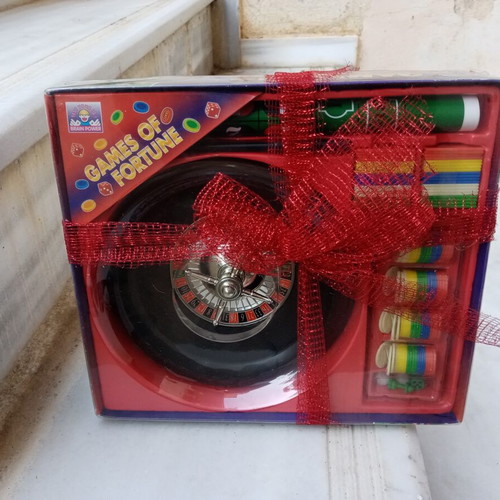 Roulette board game set with felt