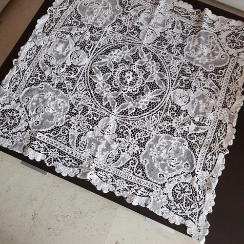 Needlework table linen square 75x75 cm