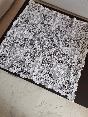 Needlework table linen square 75x75 cm