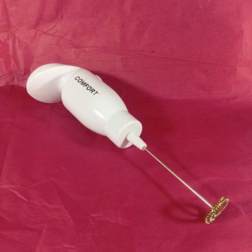 Electric Mixer like new with 4 AAA batteries included