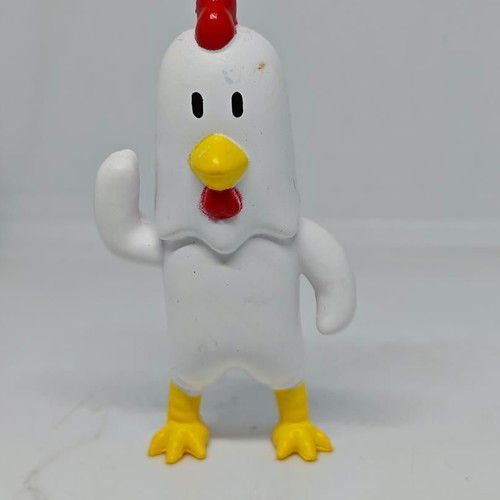 Stumble Guys Chicken Figurine like new, 5-6cm collectible