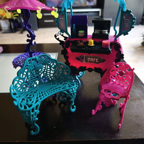 Monster High Scaris City of Frights Cafe Cart Play Set like new, Mattel 2012