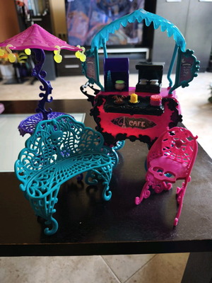 Monster High Scaris City of Frights Cafe Cart Play Set like new, Mattel 2012