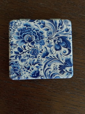 Compact mirror new with blue floral design
