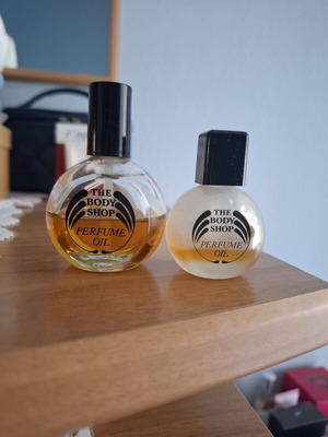 The Body Shop Vintage Perfume Oils Japanese Musk and White Musk used