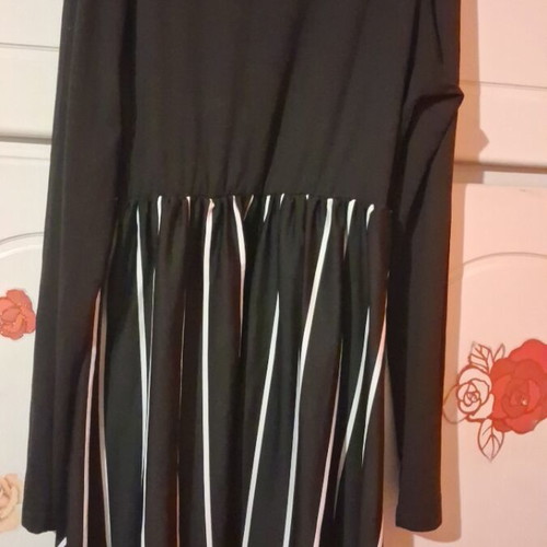 Shein dress size L black and white like new