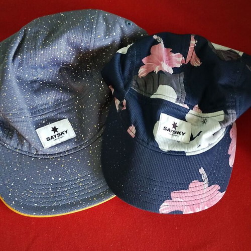 SAYSKY running hats like new, men's and women's