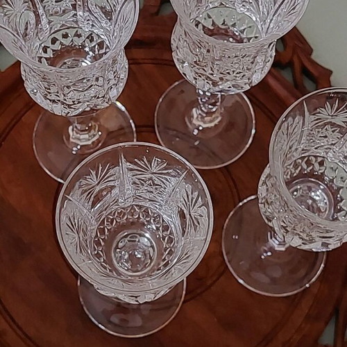 Set of 4 vintage crystal liqueur glasses 13cm and carved wooden tray 27cm like new