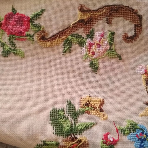 Set of 2 vintage embroidered table runners used