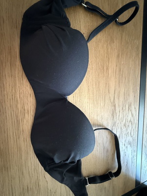 Black bikini top, size M
