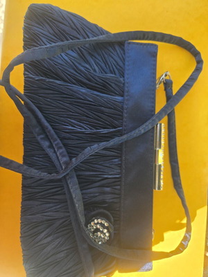 Τσαντάκι clutch μεταχειρισμένο σκούρο μπλε με πτυχώσεις και στρας
