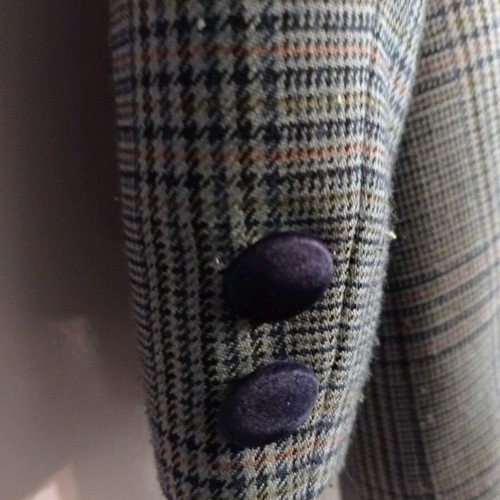 Women's suit like new, classic line, blue, size 52
