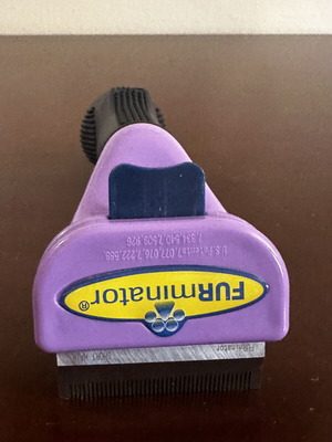 Βούρτσα Furminator για γάτες με κοντό τρίχωμα