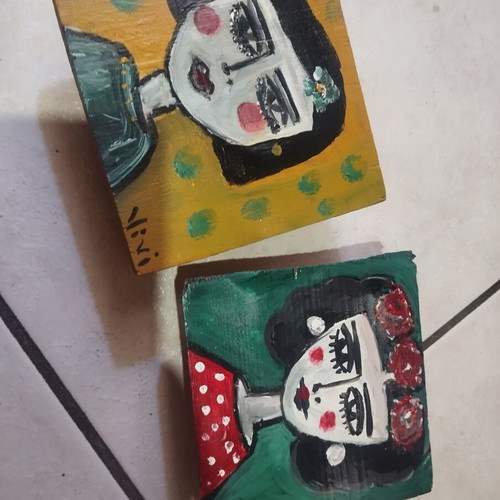 Decorative wooden paintings and canvas set like new