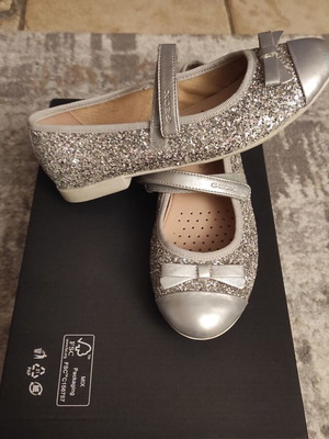 Geox children's ballerinas anatomical with scratches size 32 like new, silver