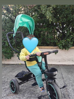 Chipolino children's tricycle like new with canopy and parent handle