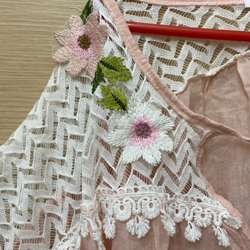 Blouse XL new, pink with lace and embroidery