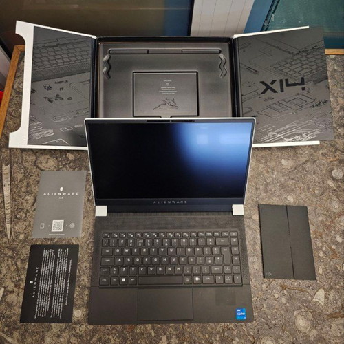 Dell Alienware x14 laptop Full HD, Intel Core i7, 16GB RAM, 512GB SSD