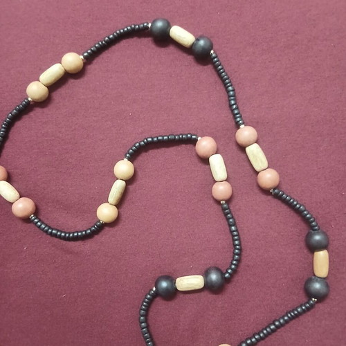 Long necklace 100 cm new, black and beige