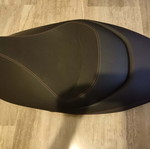 Σελα Piaggio Beverly 300 400 2021-2023 μεταχειρισμένη με μικρό ράγισμα