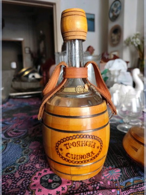 Collectible home item like new
