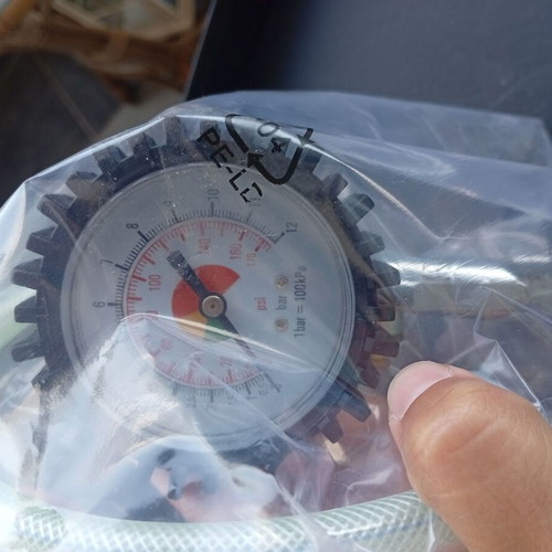 Air Gun with Pressure Gauge like new for Tires