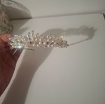 Bridal tiara, discreet and dazzling design