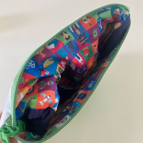 Emirates kids backpack like new, foldable