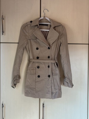 Zara women's trench coat size XS beige like new