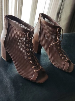 Jenny Fairy women's peep toe ankle boots new, size 38, brown