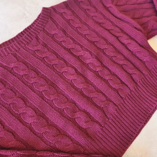 Shein knitted crop sweaters like new, black and red, size M