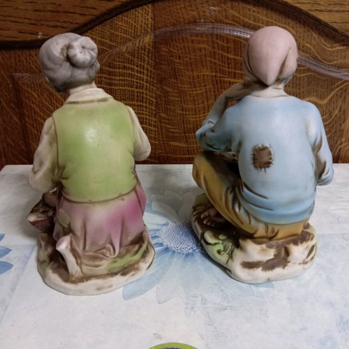 German porcelain figurines new, pack from the 70s