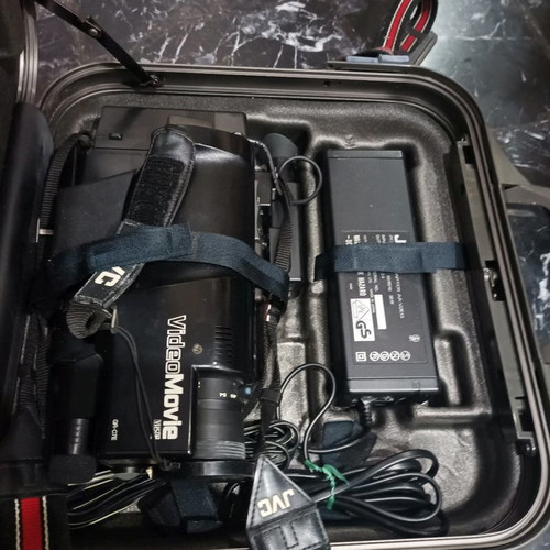 JVC GR-C7E video camera used, excellent condition, cassette