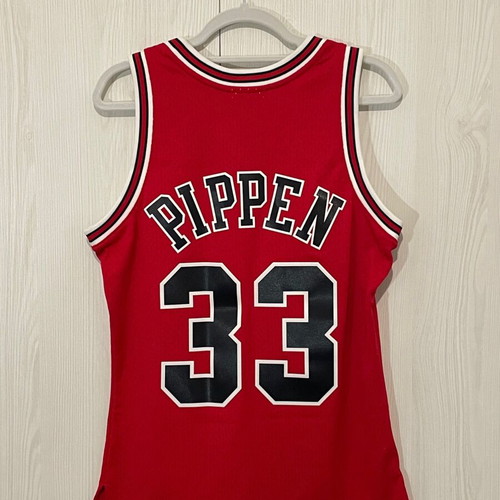 Chicago Bulls Scottie Pippen jersey like new, size small