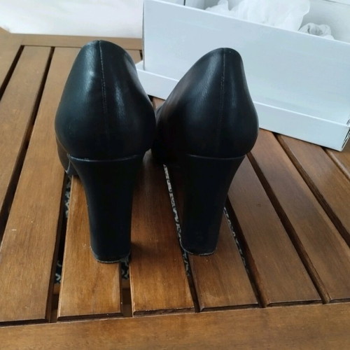 Black pumps new, size 36