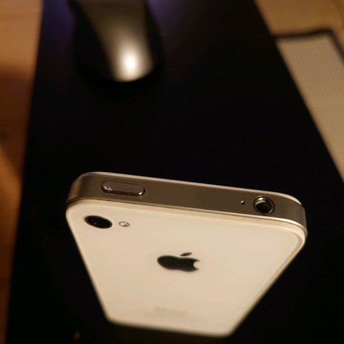 iPhone 4s like new, collectible with iOS6, white