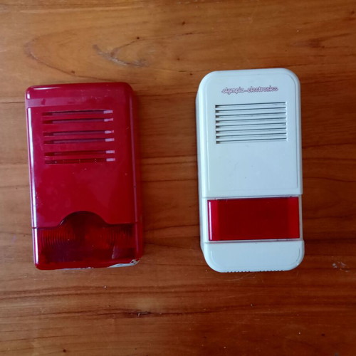 Fire alarms and lights used, pack with two sirens and two lights