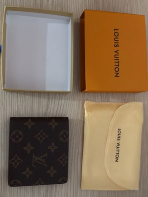 LV Mens Wallet like new, brown and yellow leather