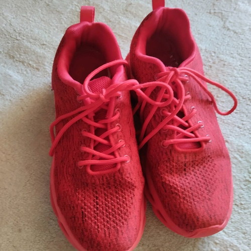 Athletic shoes used, size 40, red