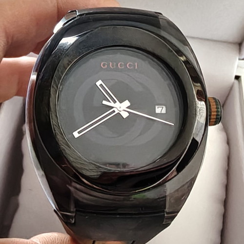 Gucci Sync 137.1 XXL men's watch, black