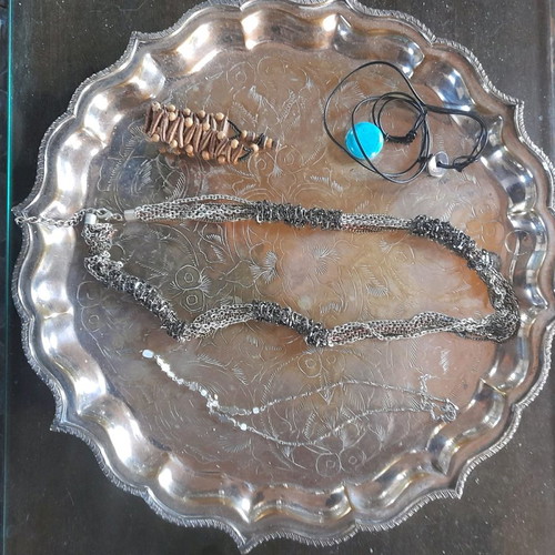 Fo jewelry used, set of four in very good condition
