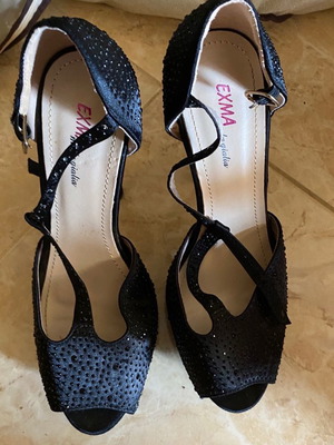 Shoes sandals used size 40 black with small rhinestones