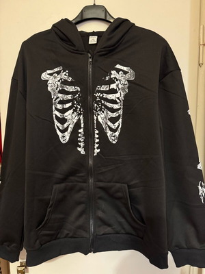 Black hoodie like new for 10-12 years old