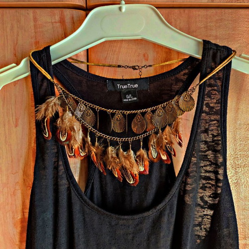 Vintage boho psychic hippie witch necklace with feathers and bronze beads