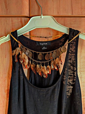 Vintage boho psychic hippie witch necklace with feathers and bronze beads