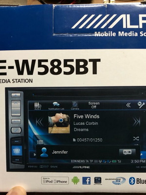 Alpine IVE-W585BT like new car multimedia station