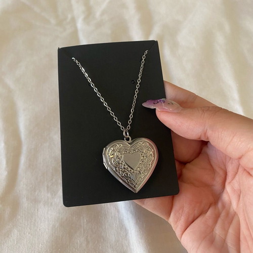 Steel locket pendant that opens new, silver color