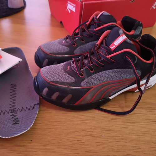 Puma women's safety shoes with aluminum toe cap like new, size 38