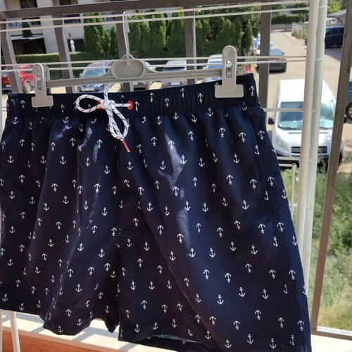 Men's swim shorts like new, elastic waist, pockets, sizes M and L