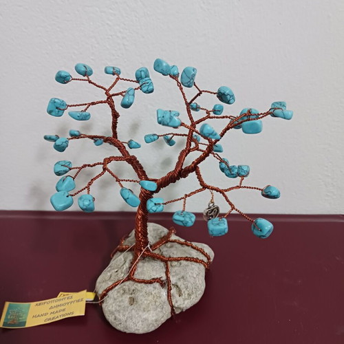 Tree made of copper wire and semi-precious stones new